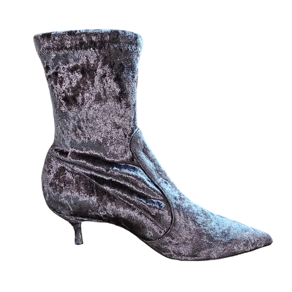 DEIMILLE Velour Sock Like Ankle Boots Size 38/8 US NWOB - Picture 3 of 9